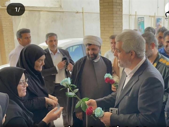 تقدیر نمایده محترم جناب دکتر سعیدی از همکاران به مناسبت هفته کتاب